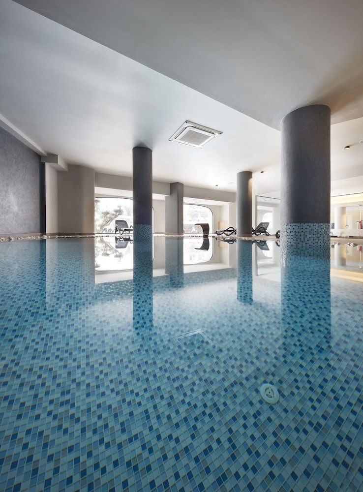 Lalila Blue Suites 18/73