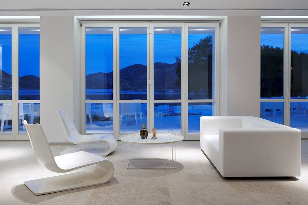 Patmos Aktis Suites And Spa 68/86