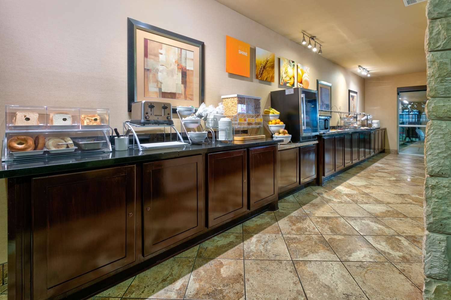 Comfort Suites Arlington - Entertainment District, TX 6/33