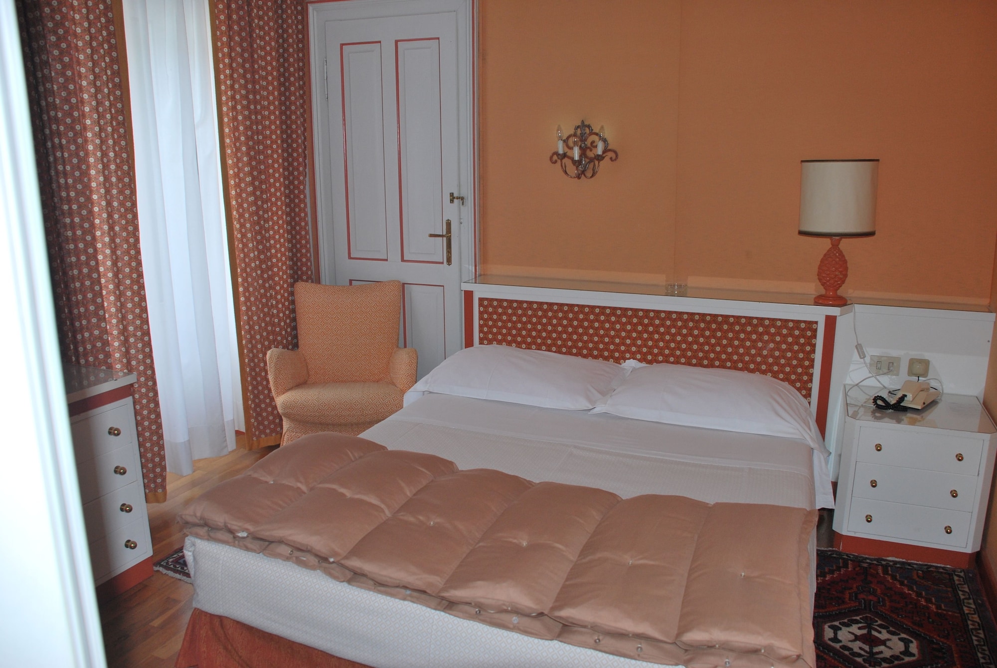 STANDARD, DOUBLE BED