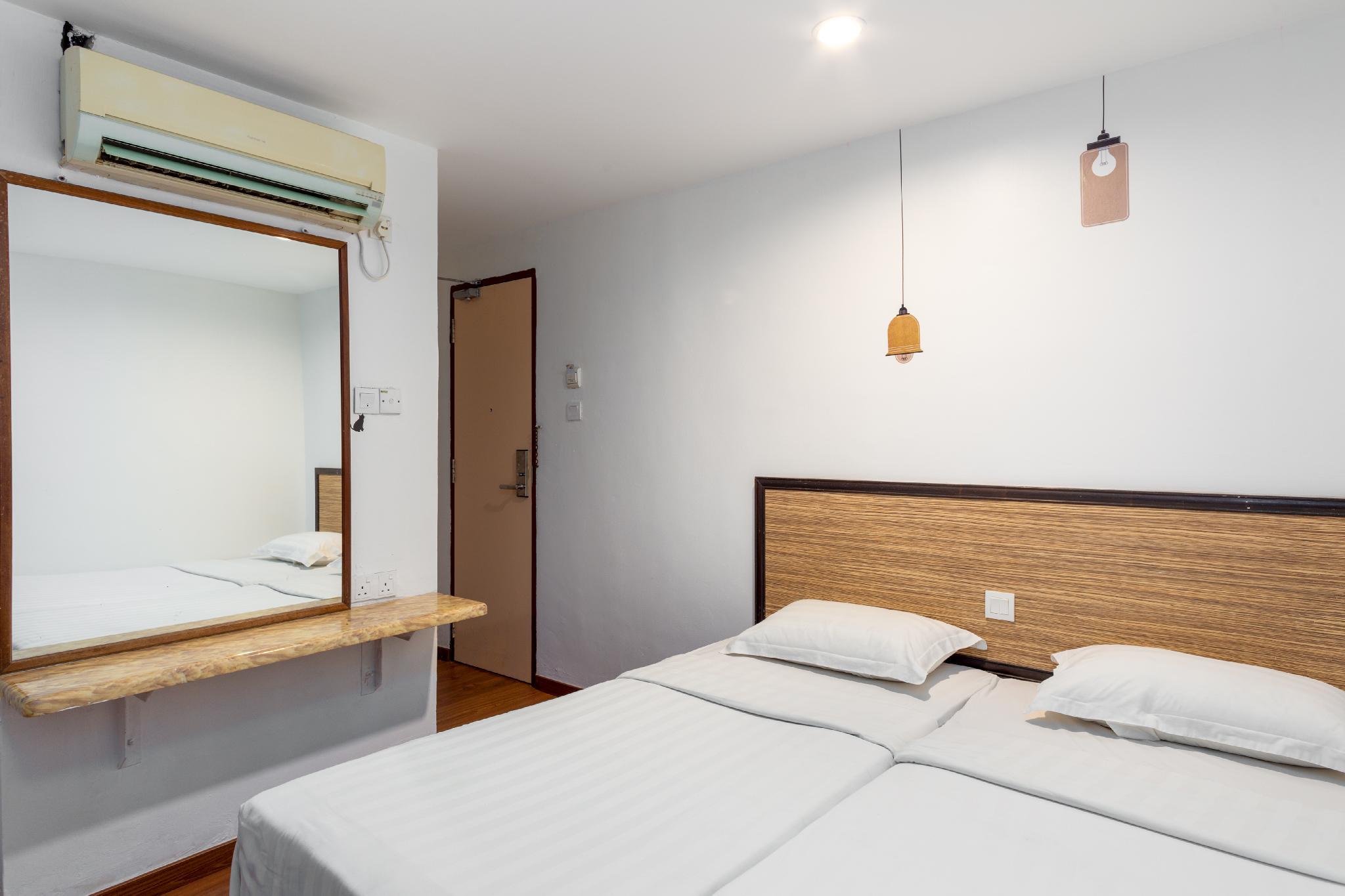 Standard, Twin Beds, No Window