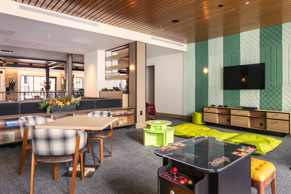 Limelight Hotel Snowmass 48/59
