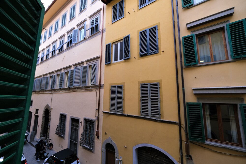 Wine Apartments Florence Sangiovese 2/40