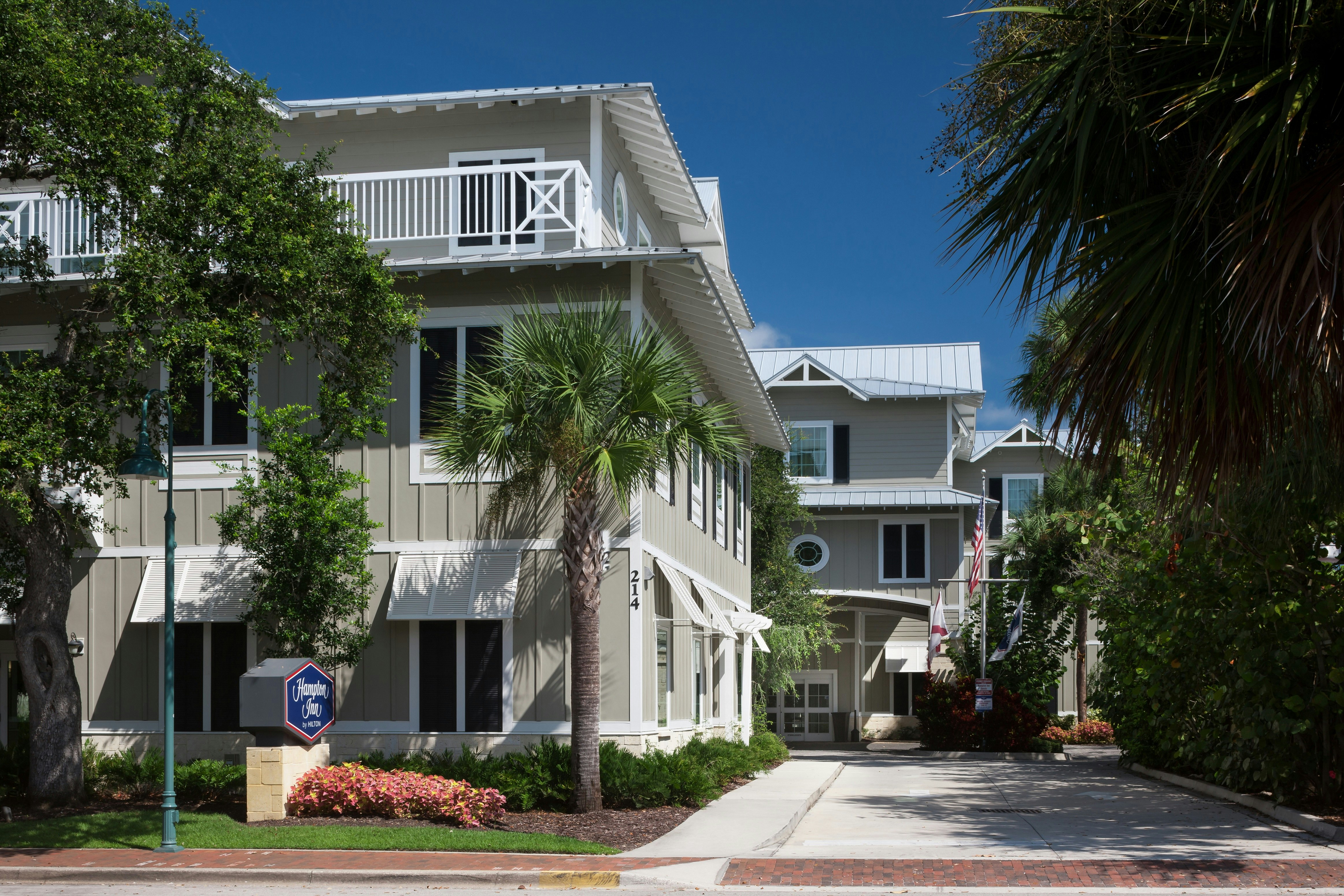 Hampton Inn New Smyrna Beach 67/75