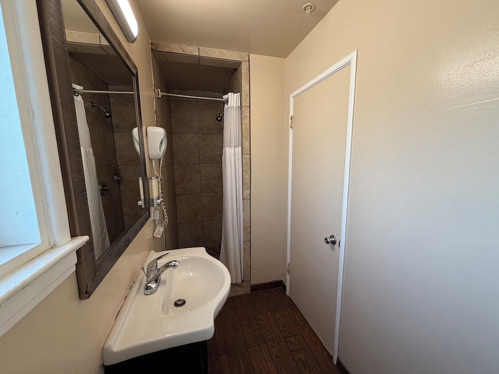 Holland Inn And Suites 47/51
