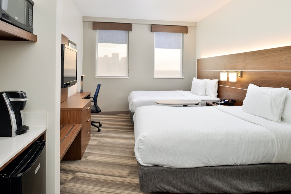 Holiday Inn Express New Orleans St Charles 7/43
