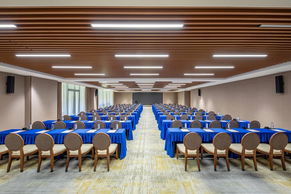 Wyndham Qingyuan Lianzhou Hot Spring Resort 18/24