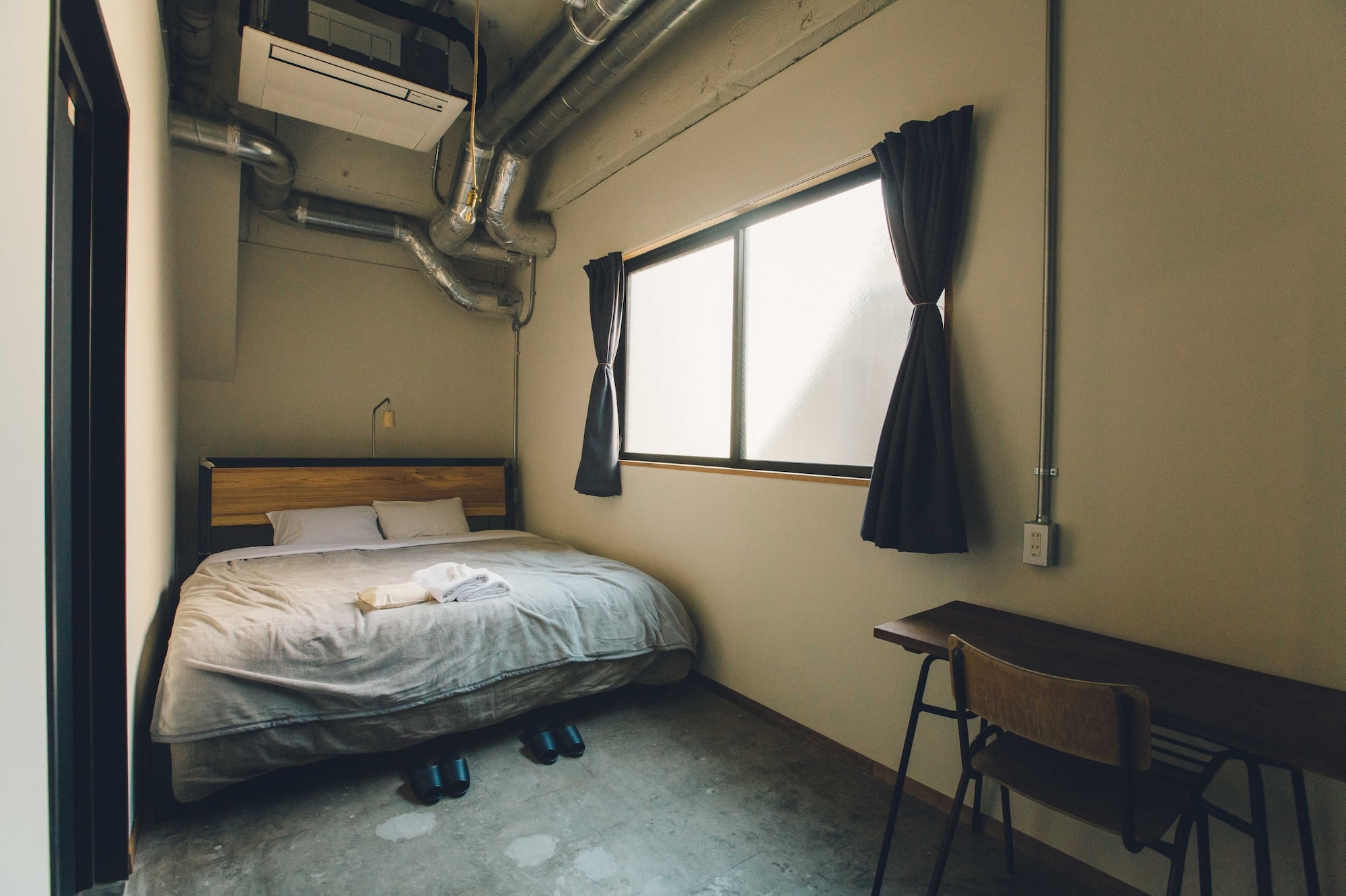 STANDARD, KING BED