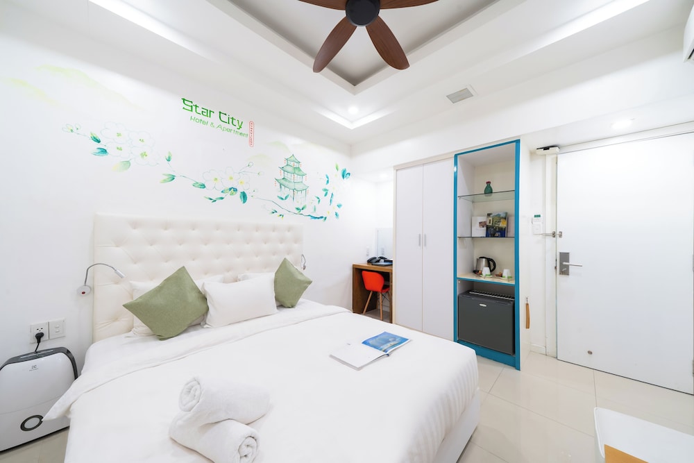 STANDARD, DOUBLE BED, BATHTUB
