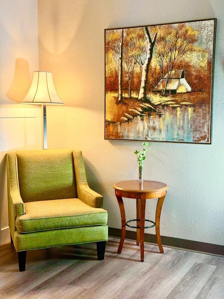Presque Isle Inn and Convention Center 33/48