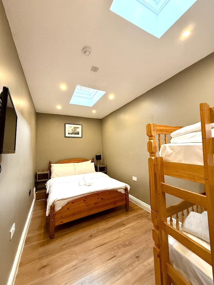 Ebury House Hotel 22/50