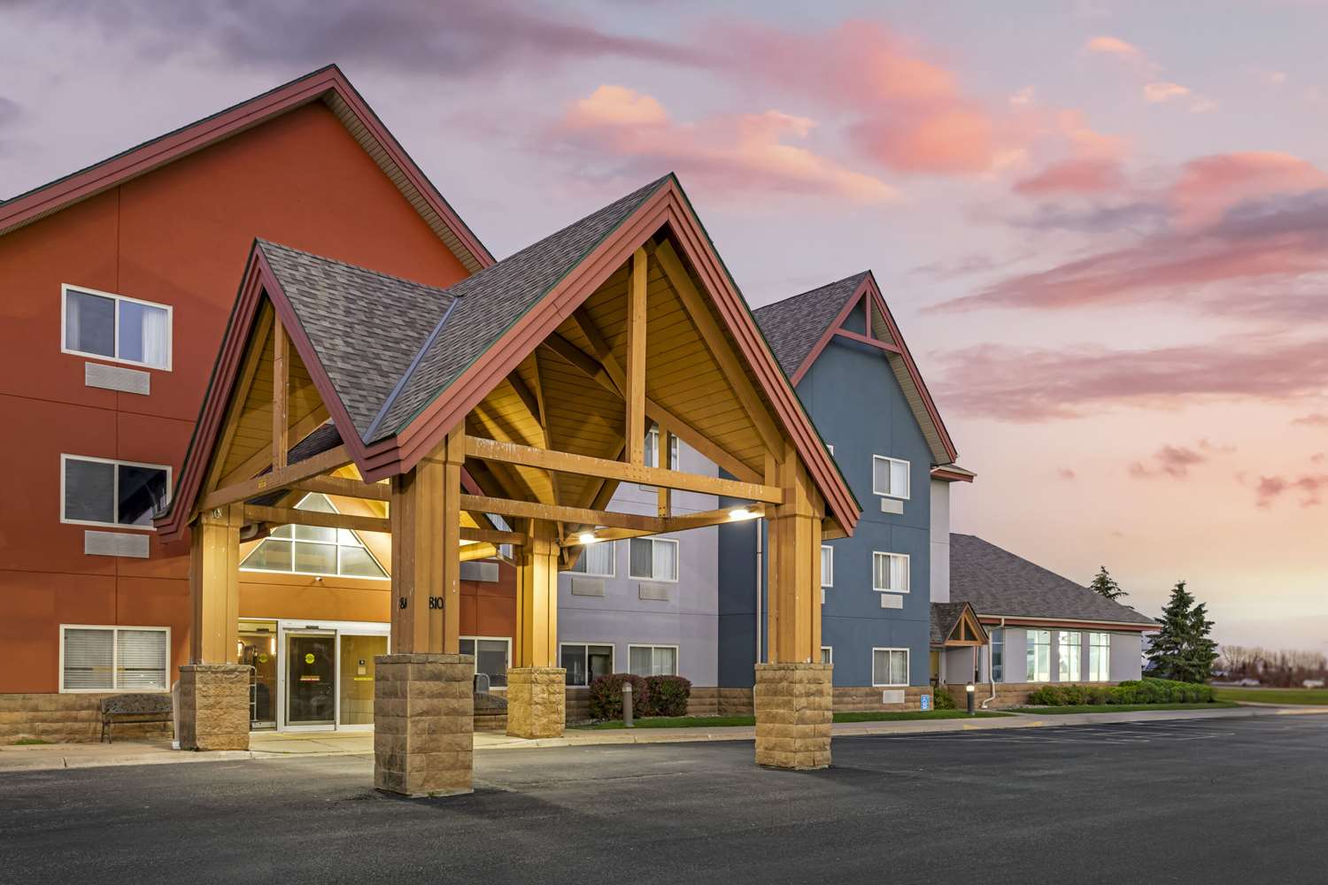 Comfort Inn Albert Lea at Trails Travel Center 2/42