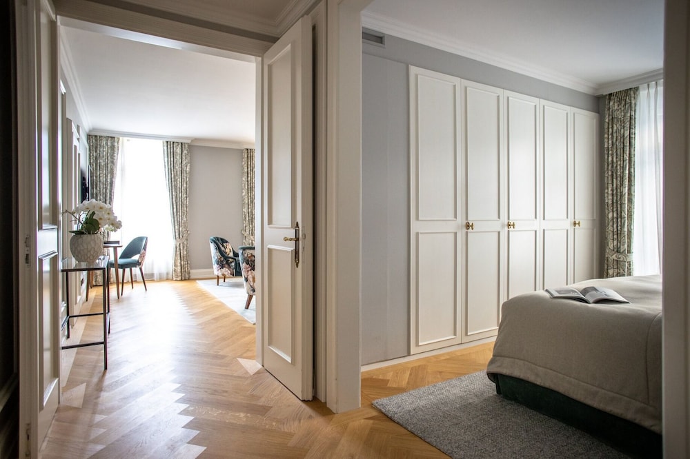 Deluxe, Suite, Double Bed, Victoria Jungfrau Grand Hotel And Spa 2/3