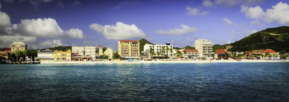 Horizon View Beach Hotel 37/46
