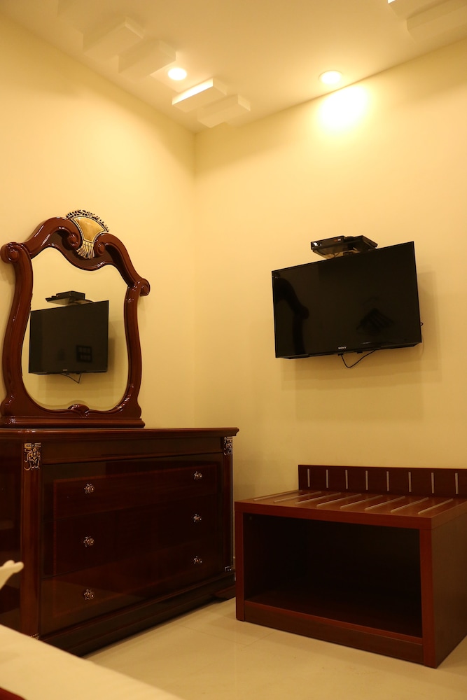 Spago Inn 4/39