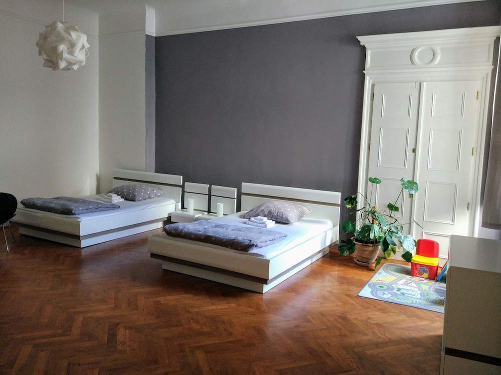 Apartments Tynska 7 10/50