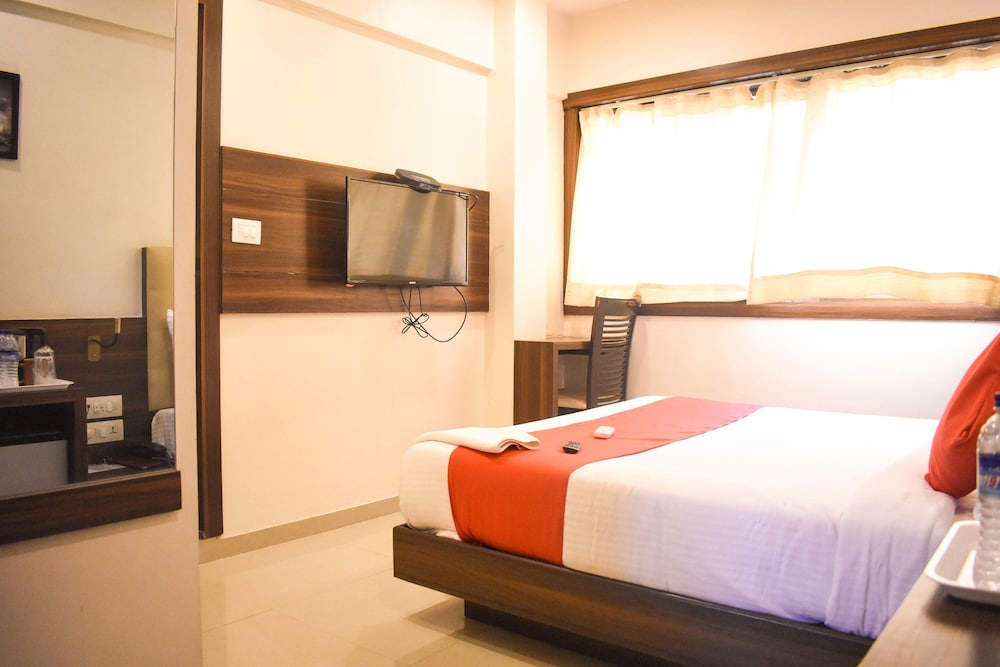 Hotel Mumbai International 11/22
