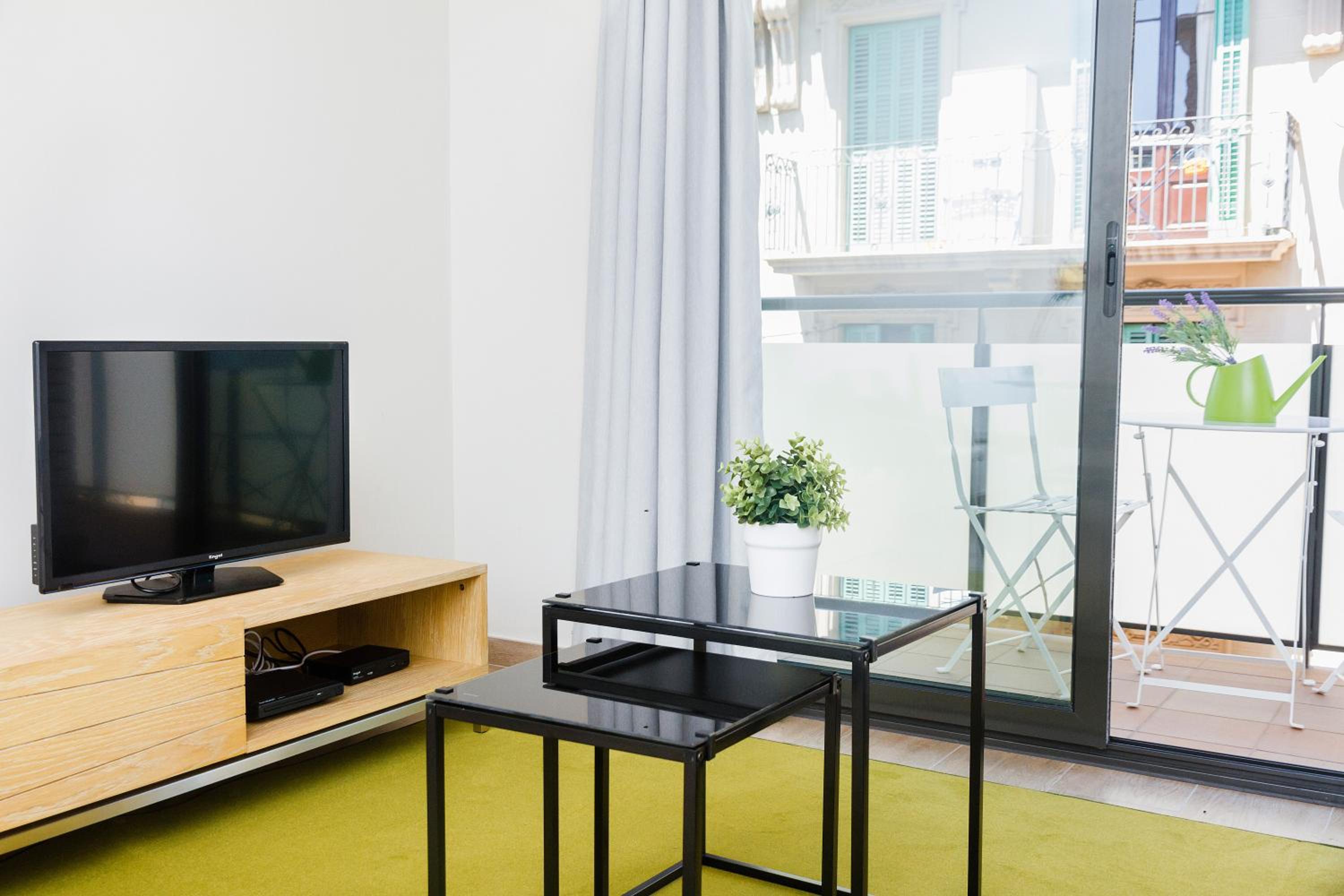 Feelathome Plaza Apartments 38/51