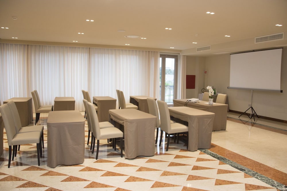 Hotel Commercio 48/49