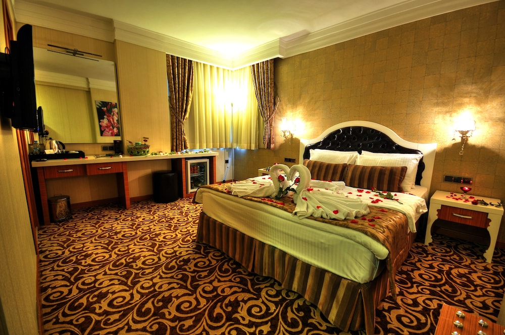 Golden Deluxe Hotel 9/39