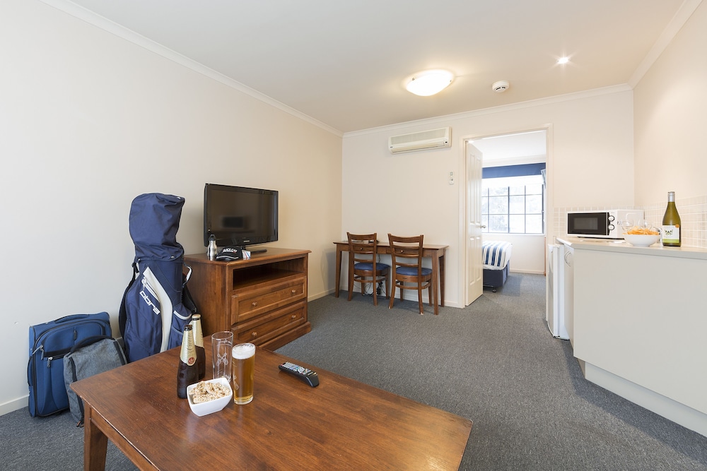 Best Western Plus Canberra Central Apartments 34/37