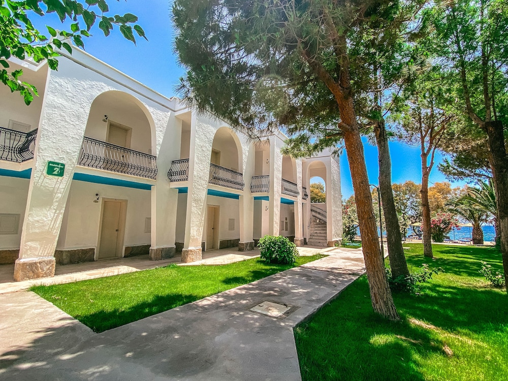 Club Muskebi Hotel 46/50