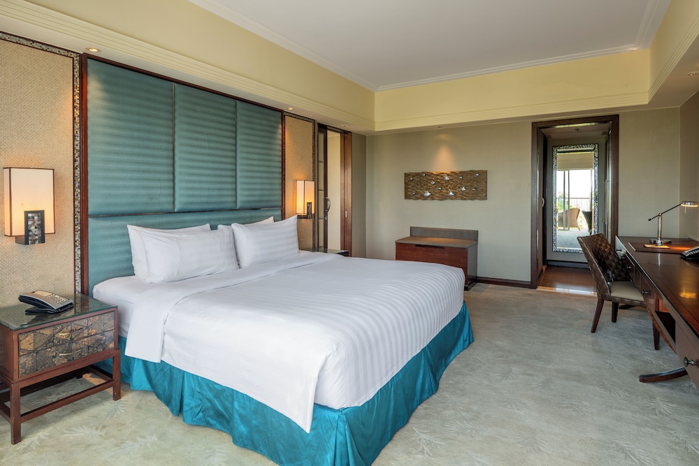 Suite, King Bed, Terrace, Main Wing