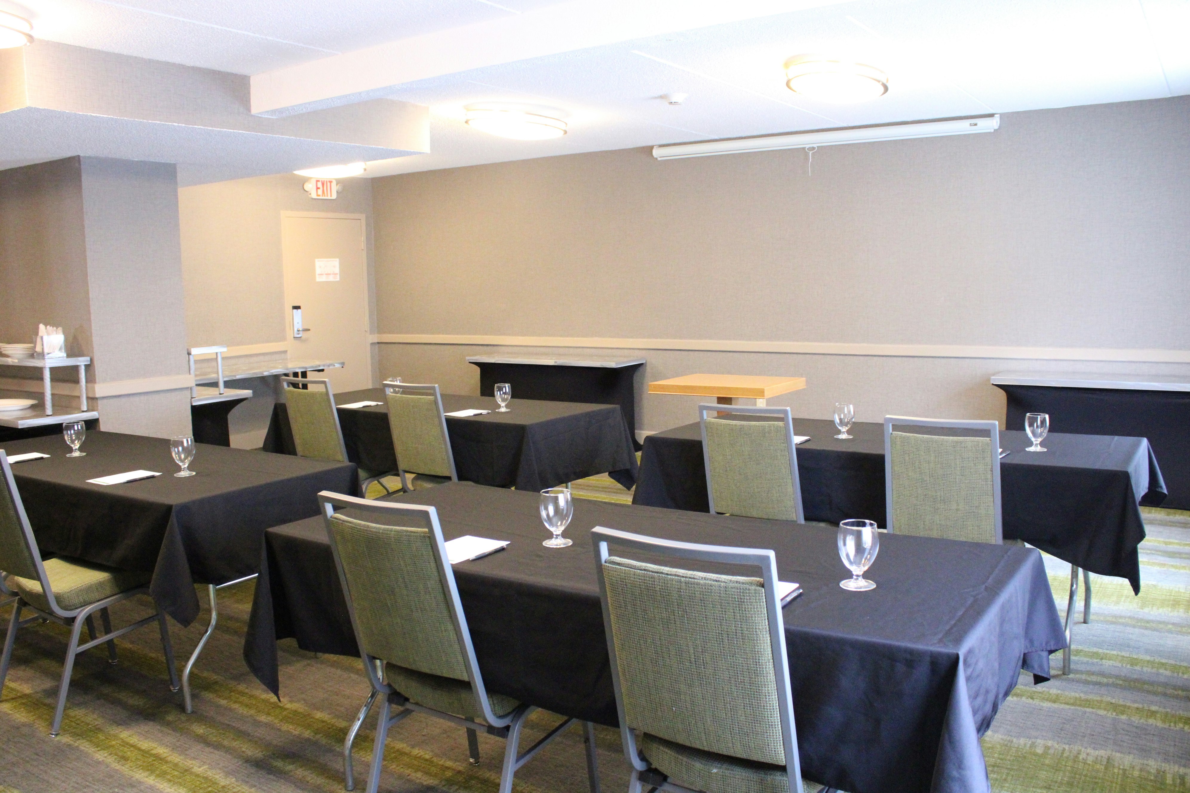 Holiday Inn Salem (I-93 At Exit 2) 35/43