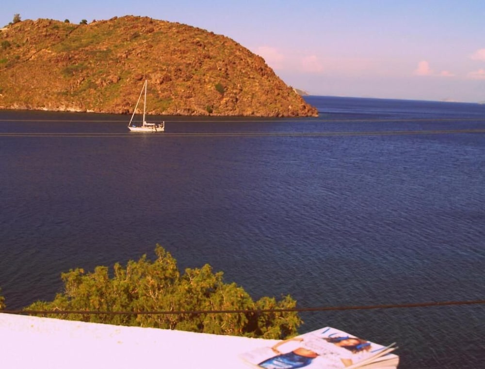 Blue Bay Hotel 53/63