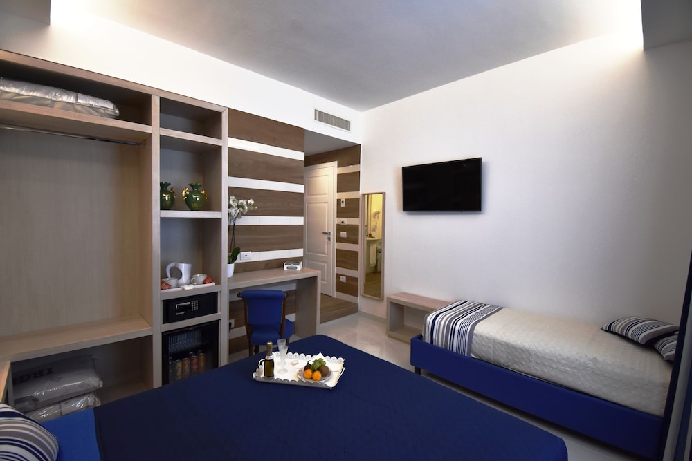Melody Sorrento Suites 24/44