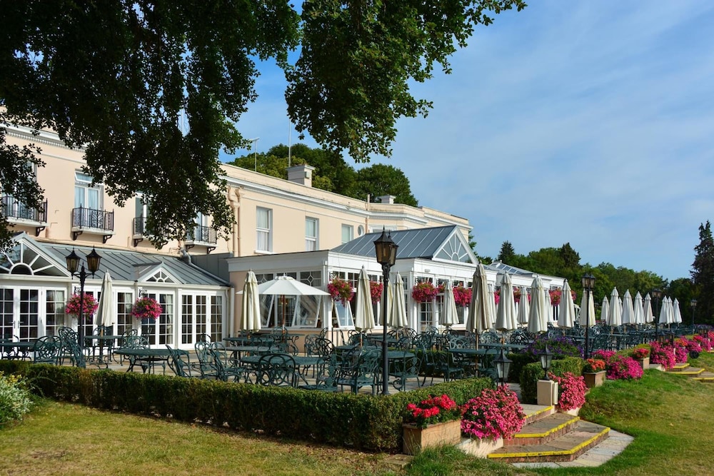 Phyllis Court Club 45/48