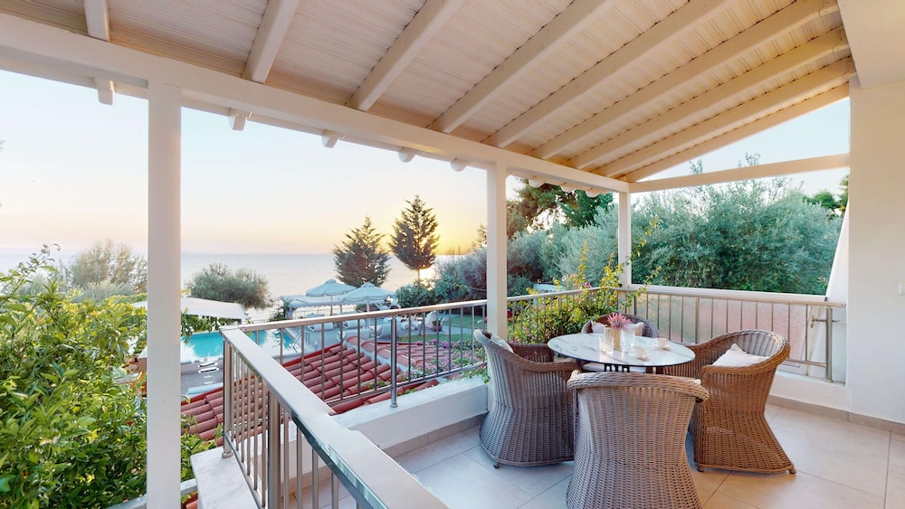 Acrotel Athena Villas 25/50