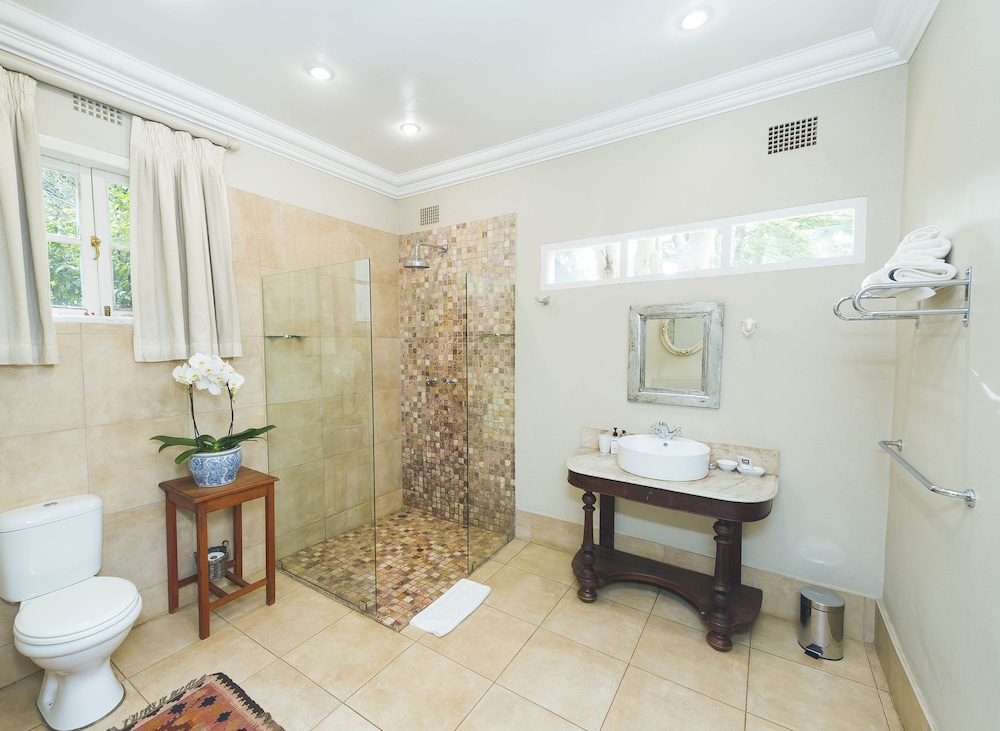 Osborne House - Guest House 28/72