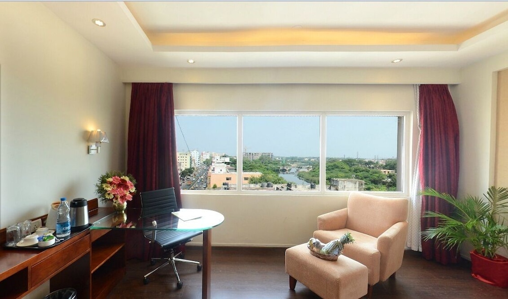 Royal Regency Lifotel by Crossway 33/42