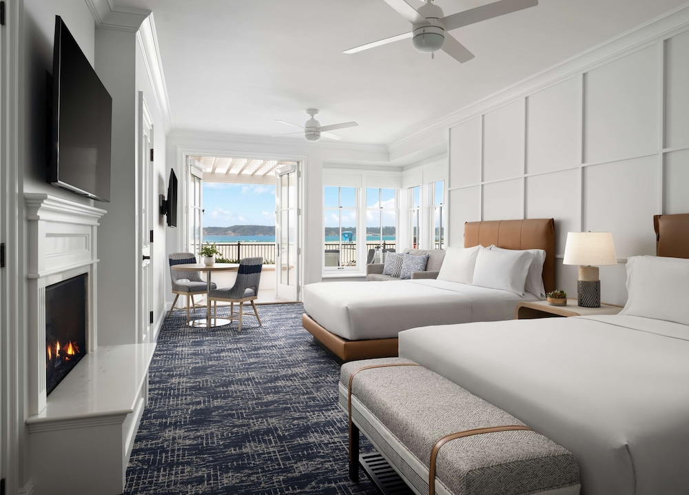 3 Bedrooms, Fireside, Cottage, 2 King Beds, 2 Queen Beds, Beach Front