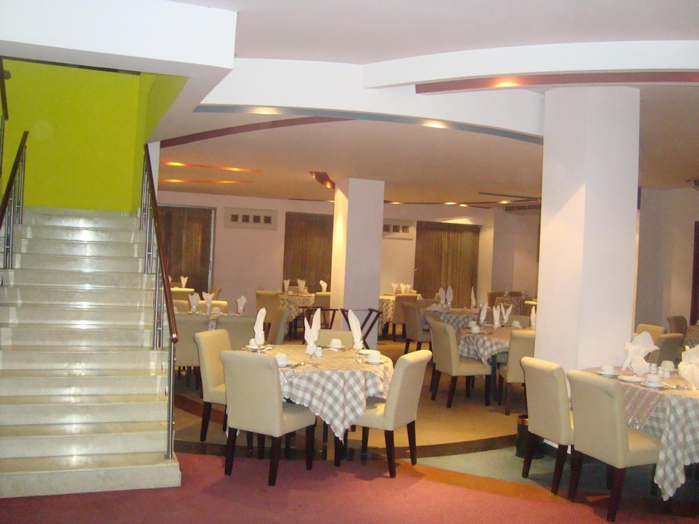 Nirvana Inn 38/50