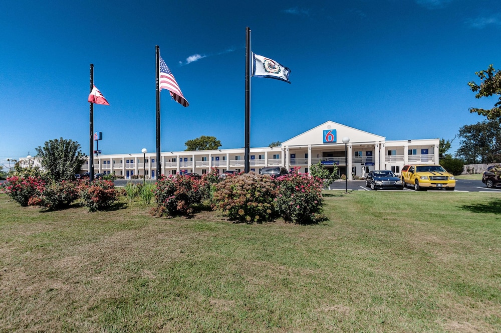 Motel6 Martinsburg, WV 37/42