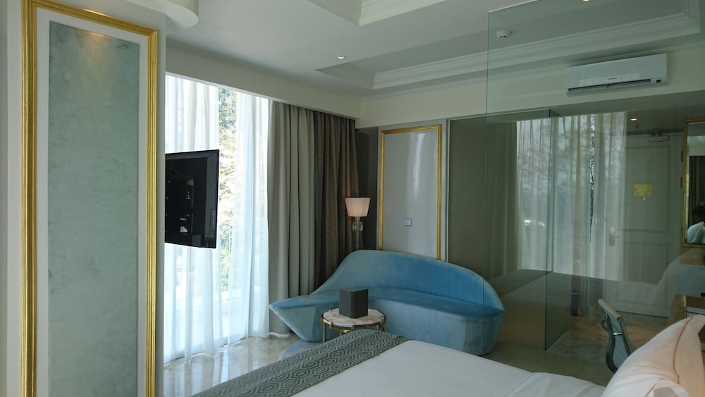 Art Deco Luxury Hotel & Residence 18/39