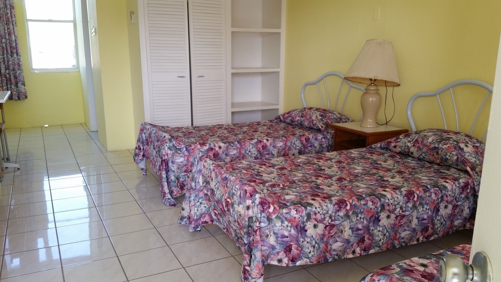 Royal Palm Suite Hotel 18/40