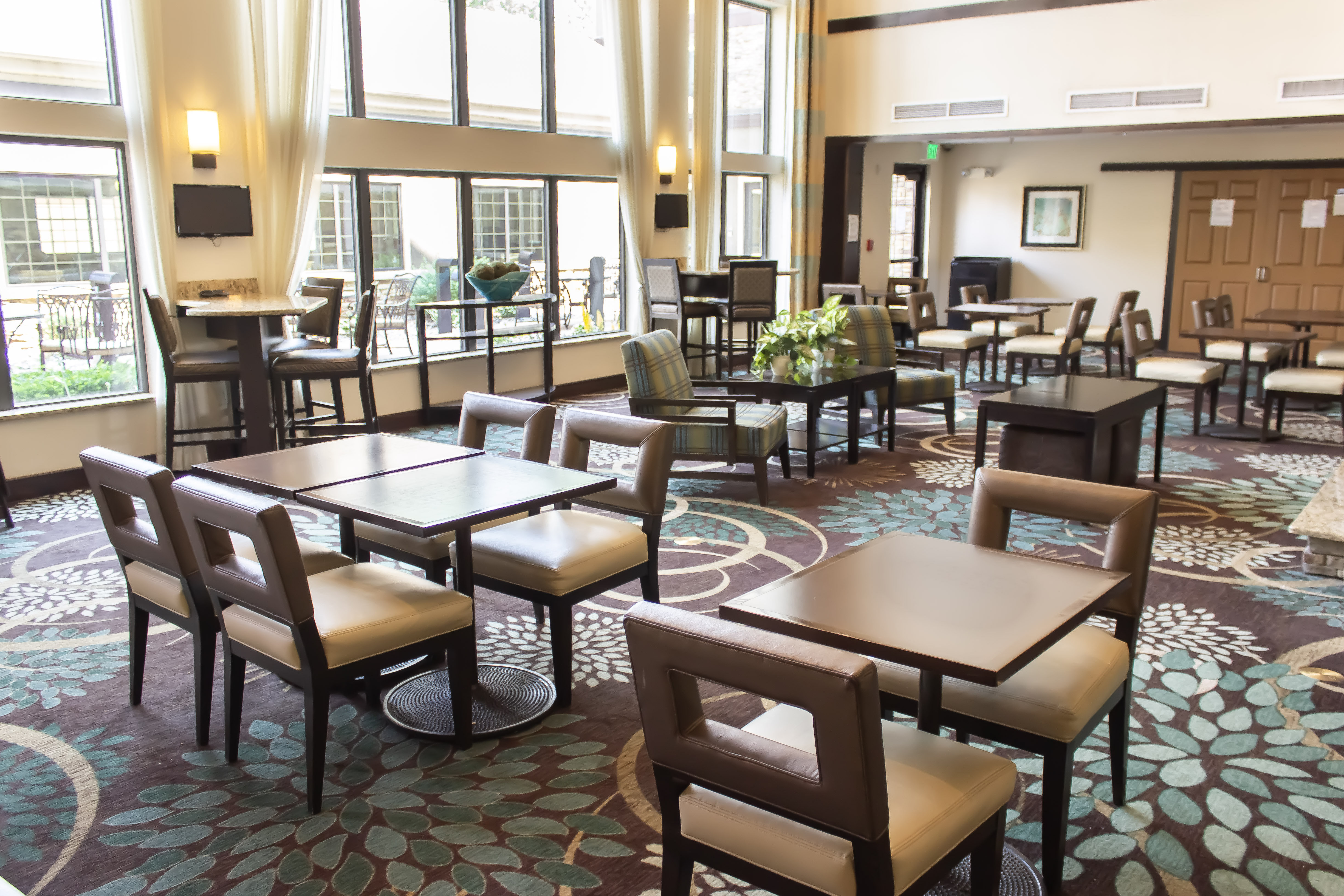 Staybridge Suites Minot 48/62