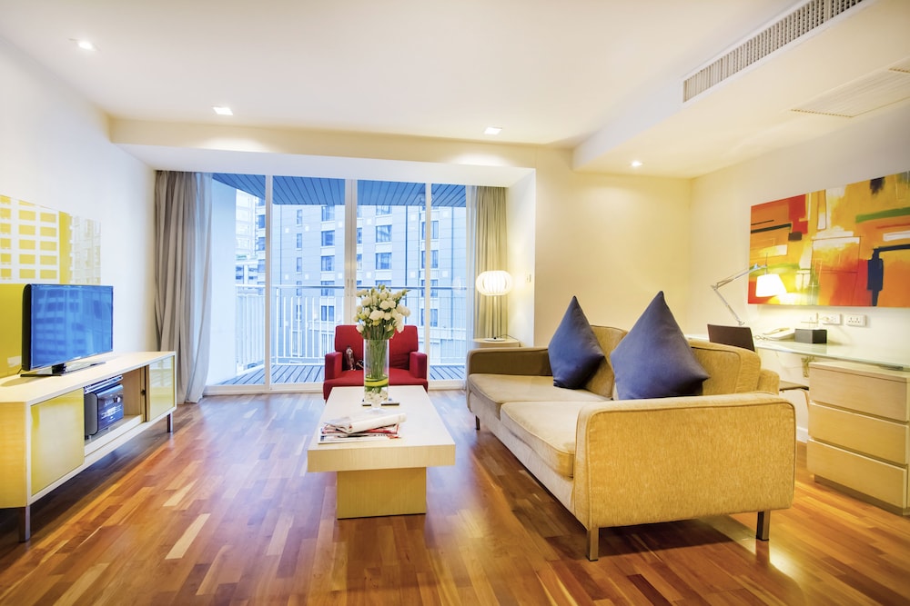 Urbana Langsuan Bangkok, Thailand 46/86