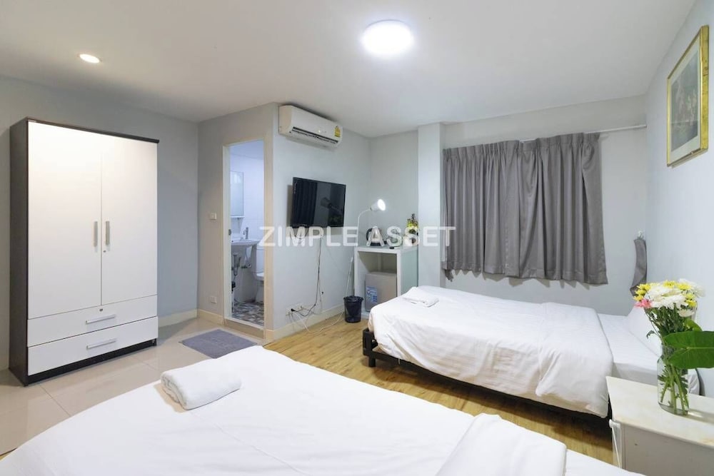 Tim Place Bts Phra Khanong 24/88