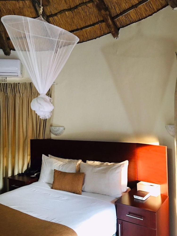 Nkanga Hotel 8/43