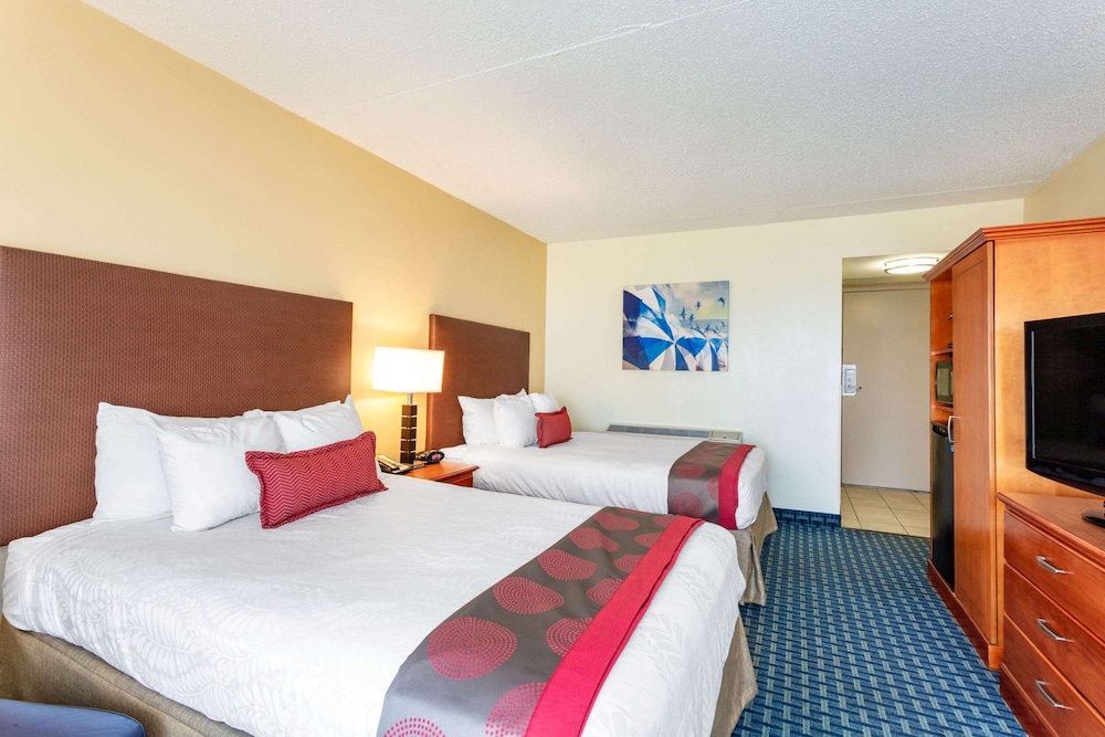 Ramada Plaza by Wyndham Virginia Beach Oceanfront 15/50