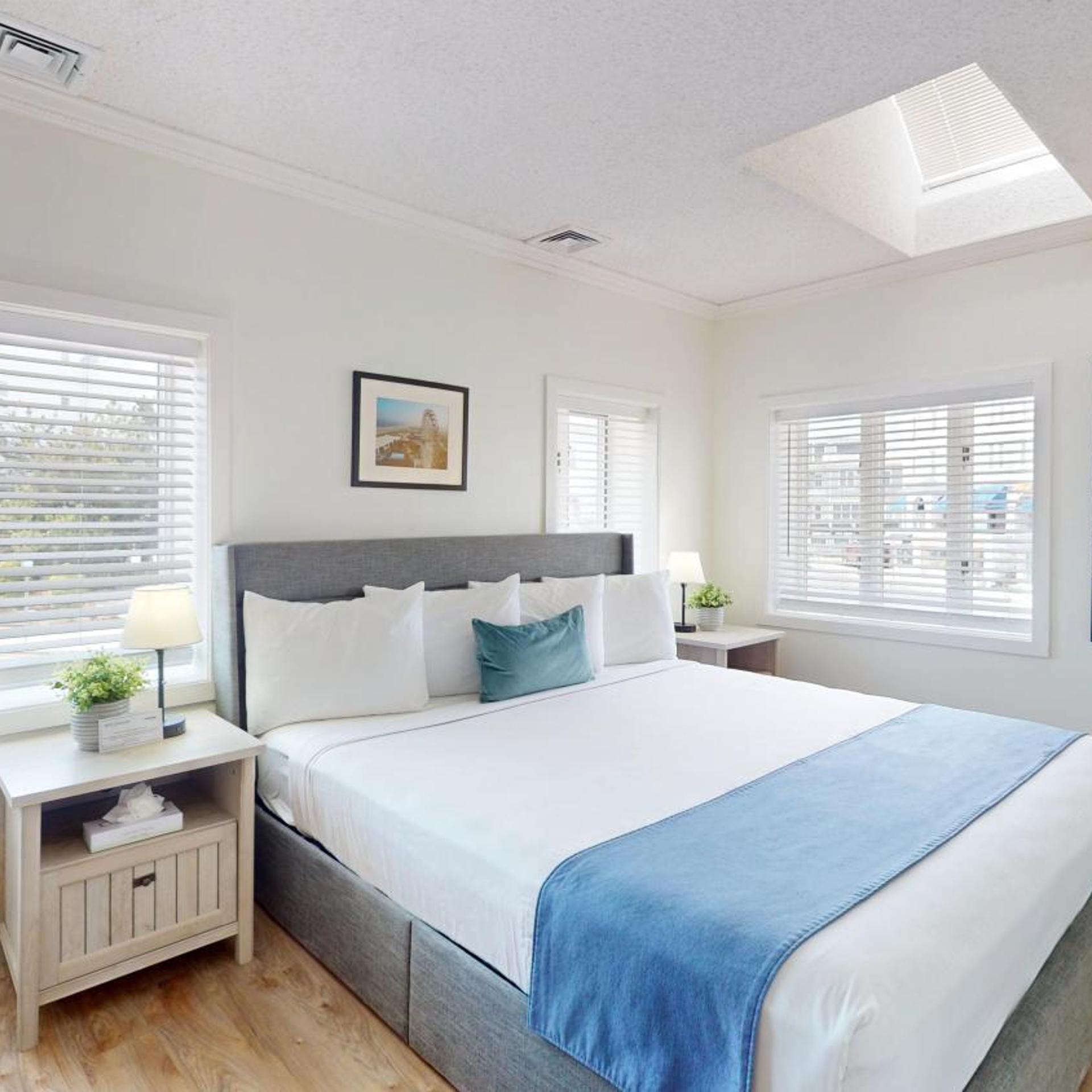 Upper, Suite, King Bed