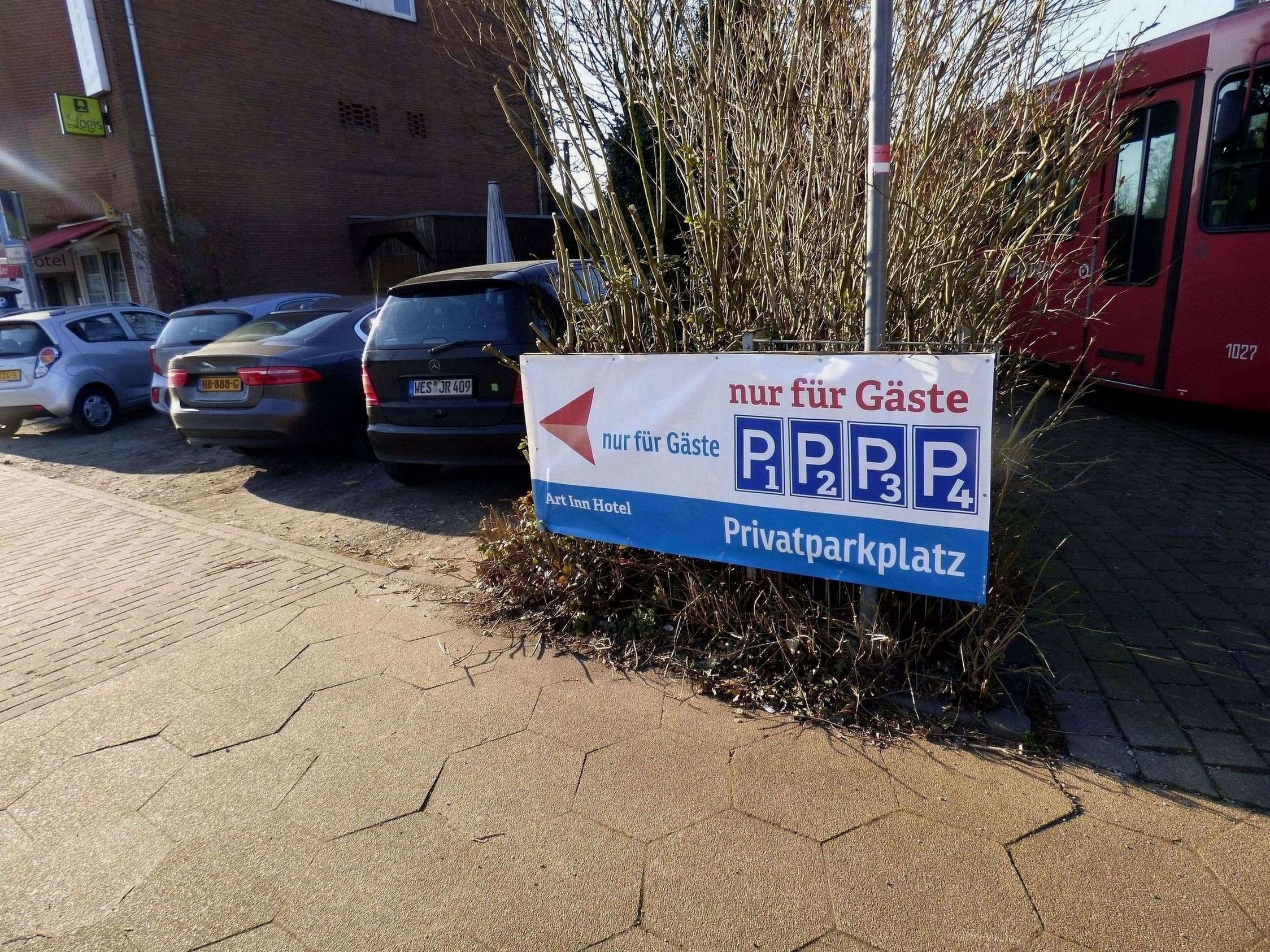 ART INN HOTEL DINSLAKEN 1/3