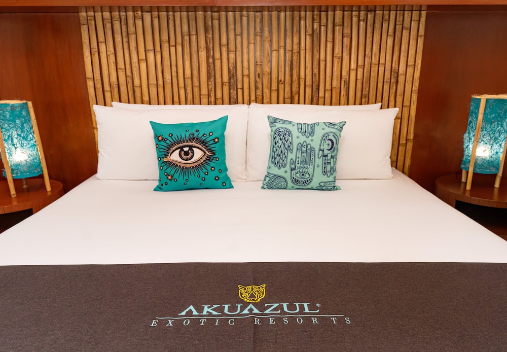 Akuazul Resorts Adults Only 34/50