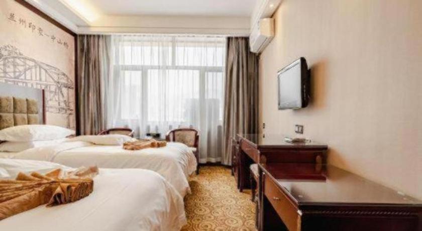 Hualian Hotel 13/50