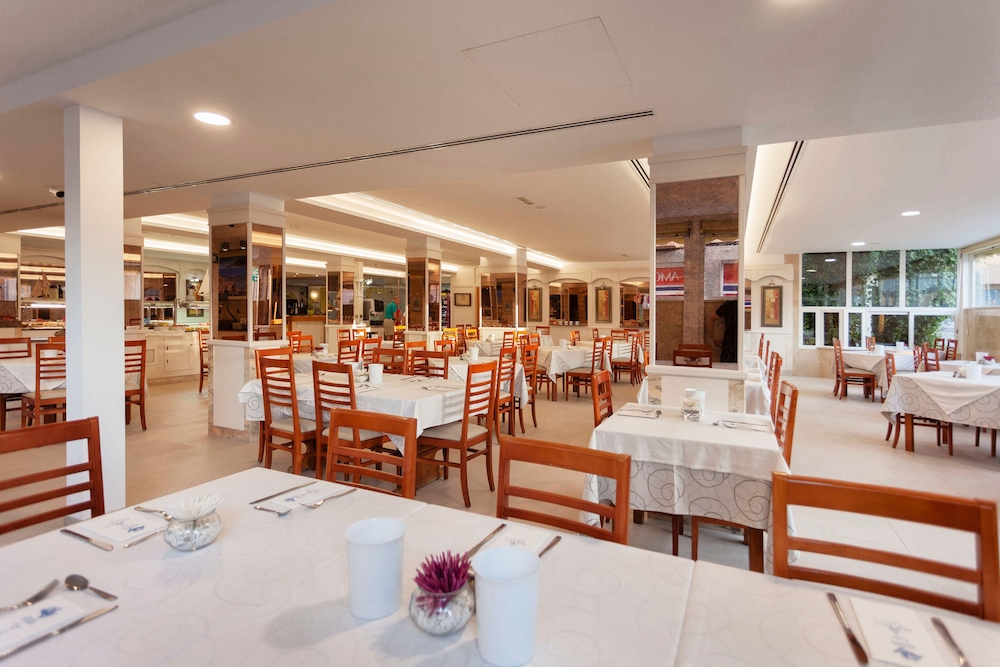 Hotel Amoros 51/69