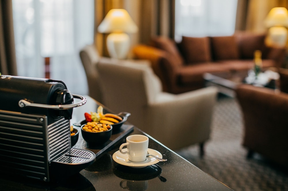 Radisson Blu Carlton 48/73